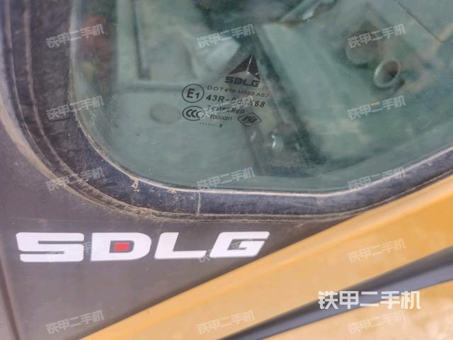 駕駛室左前45度（駕駛室部分）