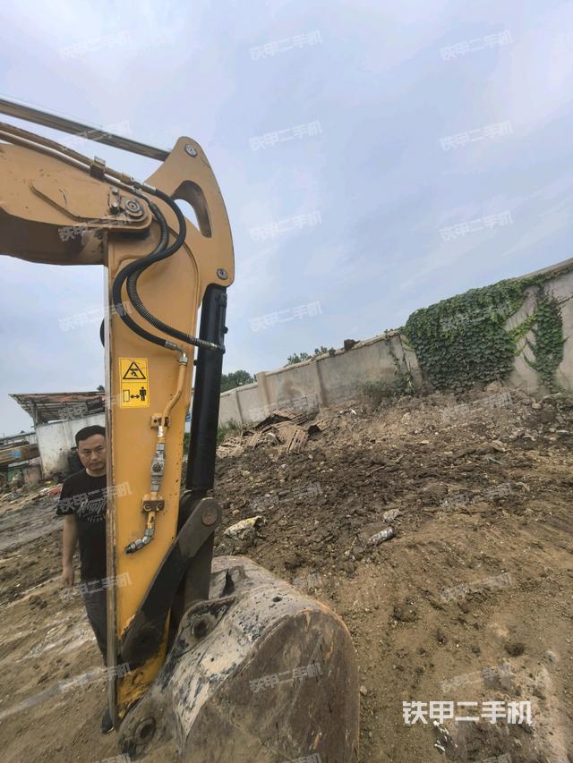 小臂整体右前（工作和回转装置）