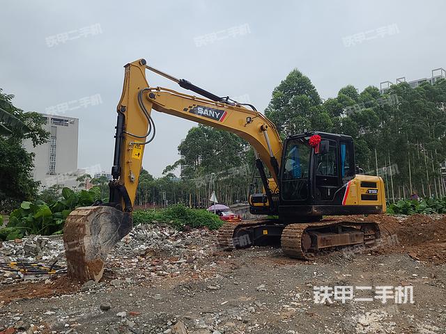 三一重工SY135C挖掘机