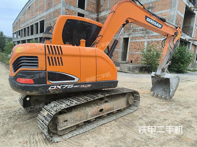 斗山DX75-9C挖掘机