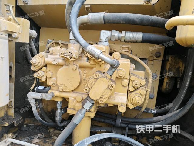 液壓泵斜45?左（大件艙室）