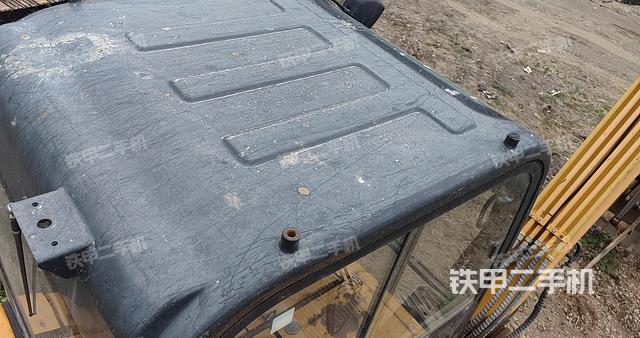 驾驶室顶部（整机外观）