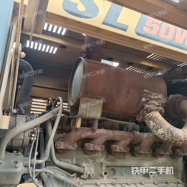 发动机左侧（整机外观及大件）