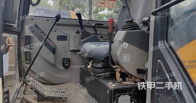 驾驶室整体（整机外观）