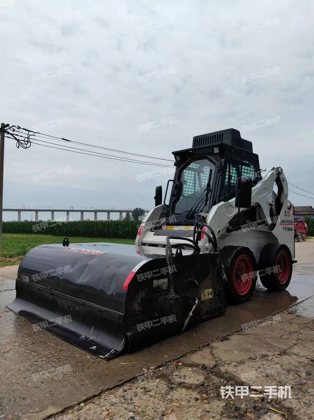 整机右侧（设备外观及核心部件）