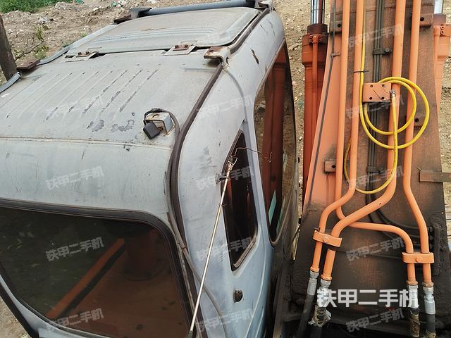 驾驶室顶部（整机外观）