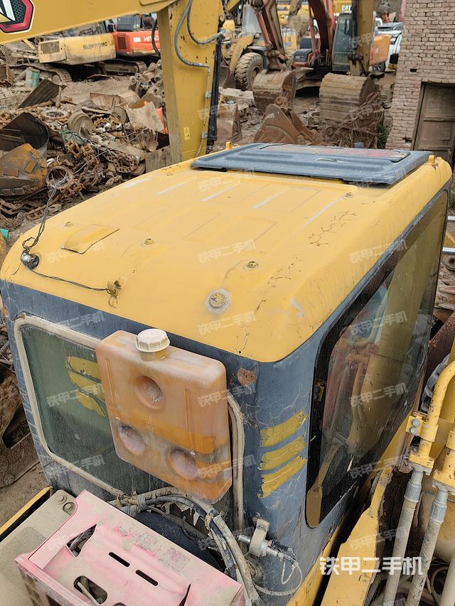 驾驶室顶部（整机外观）