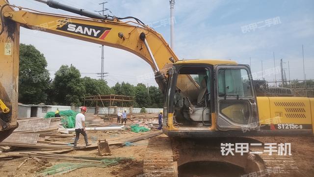 驾驶室顶部（整机外观）