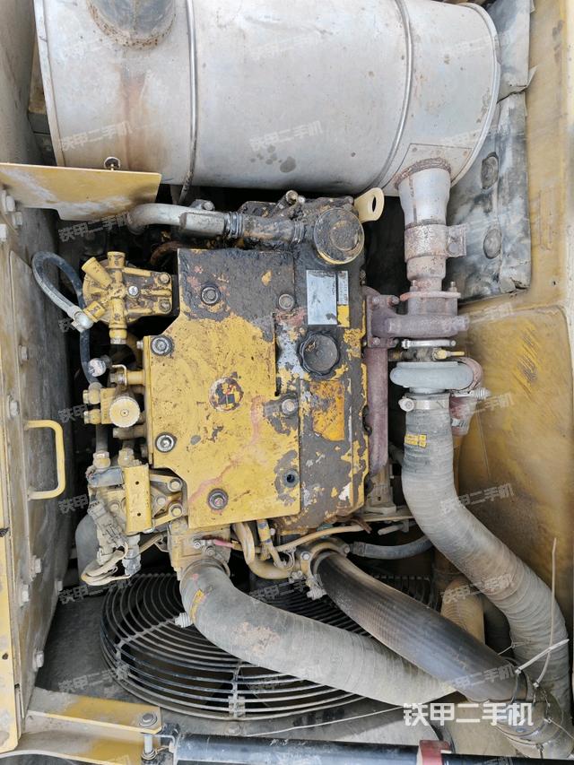 氣門室蓋螺絲特寫（上車部件）