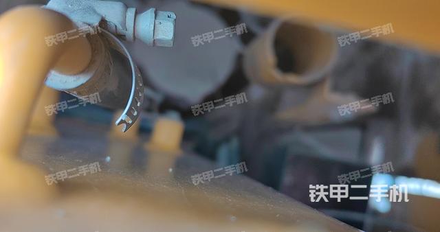 回转马达和主控阀（整机外观）