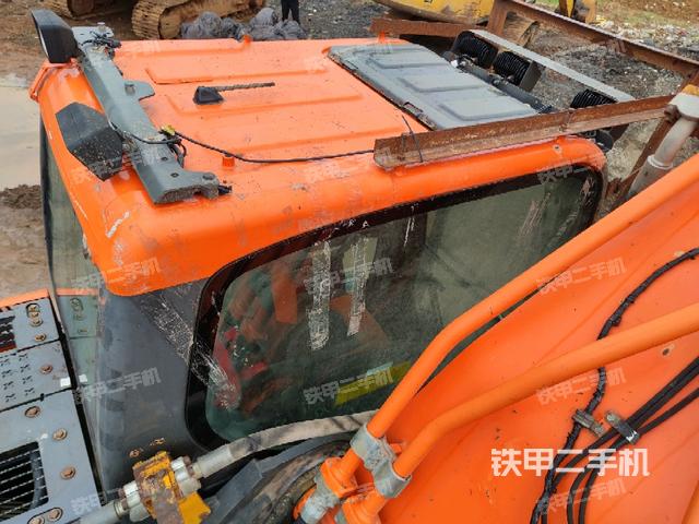 駕駛室頂部俯視（上車部件）