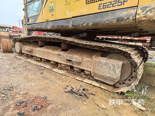 单侧履带整体（整机外观）