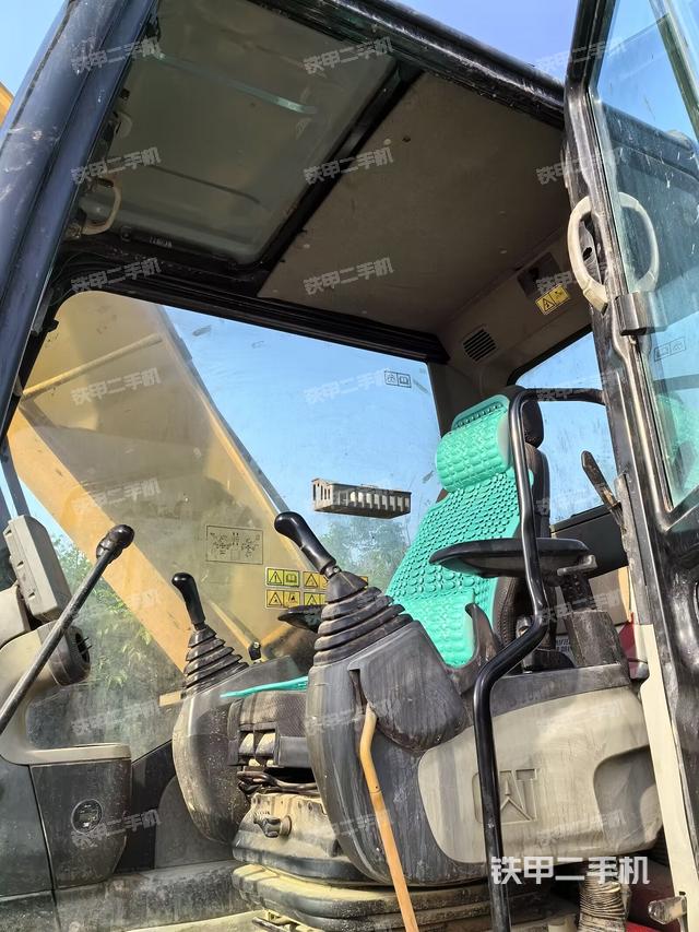 驾驶室整体（整机外观）