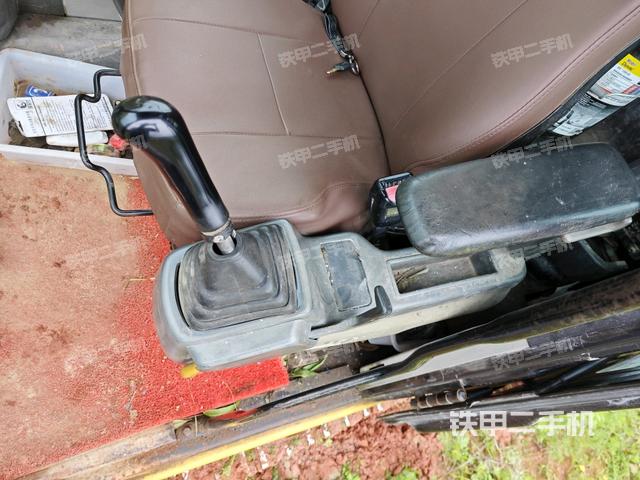 座椅左側(cè)控制臺/音響/含左手柄（駕駛室部分）