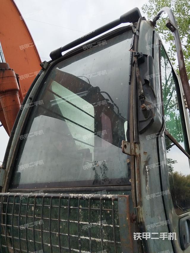 驾驶室整体（整机外观）