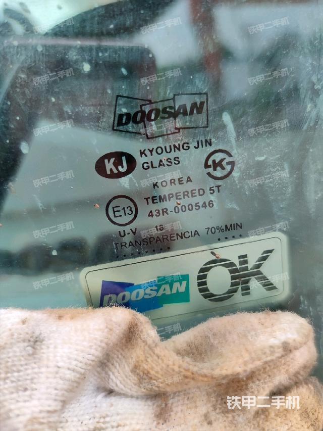 后窗玻璃角標(biāo)（駕駛室部分）