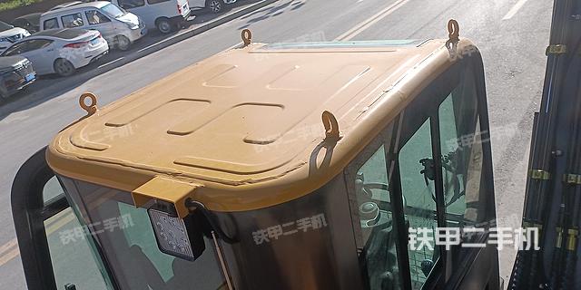 驾驶室顶部（整机外观）