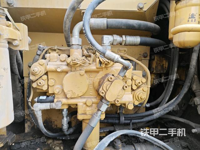 液壓泵斜45?右（大件艙室）