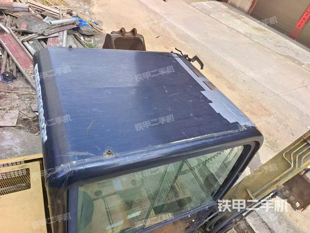 驾驶室顶部（整机外观）