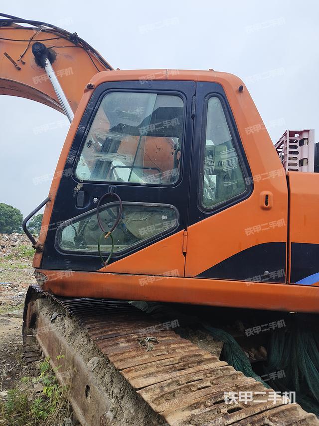 驾驶室整体（整机外观）