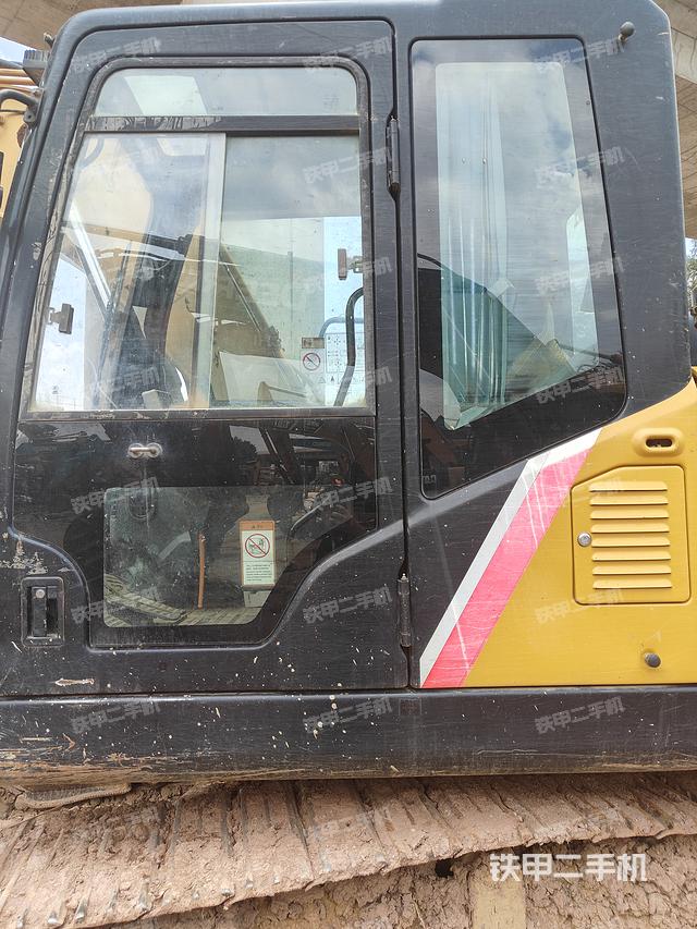 驾驶室整体（整机外观）