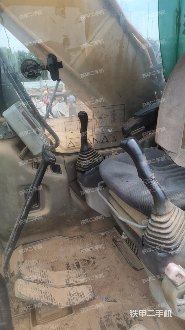 驾驶室整体（整机外观）