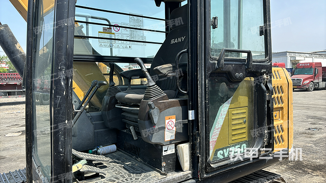 驾驶室整体（整机外观）