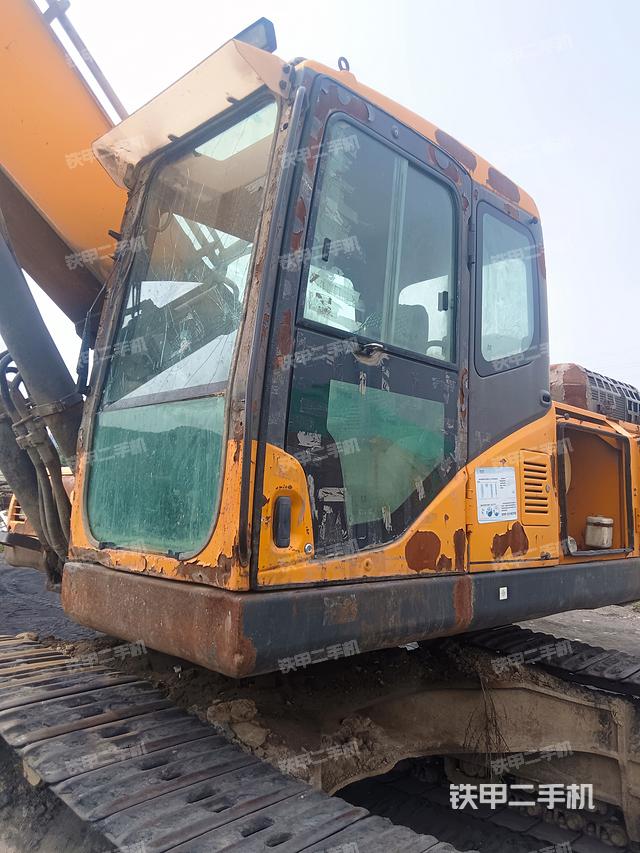 驾驶室整体（整机外观）