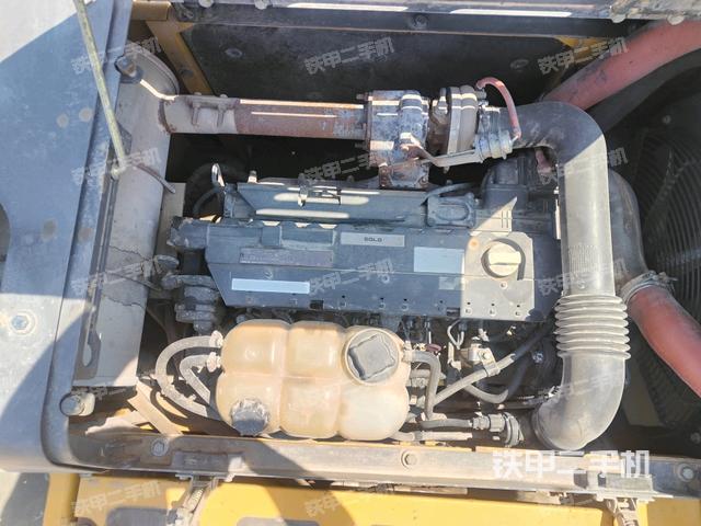 发动机室(上车部件) 发动机室(上车部件)