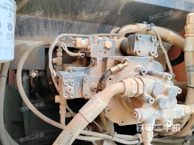 液压泵斜45 左（大件舱室）