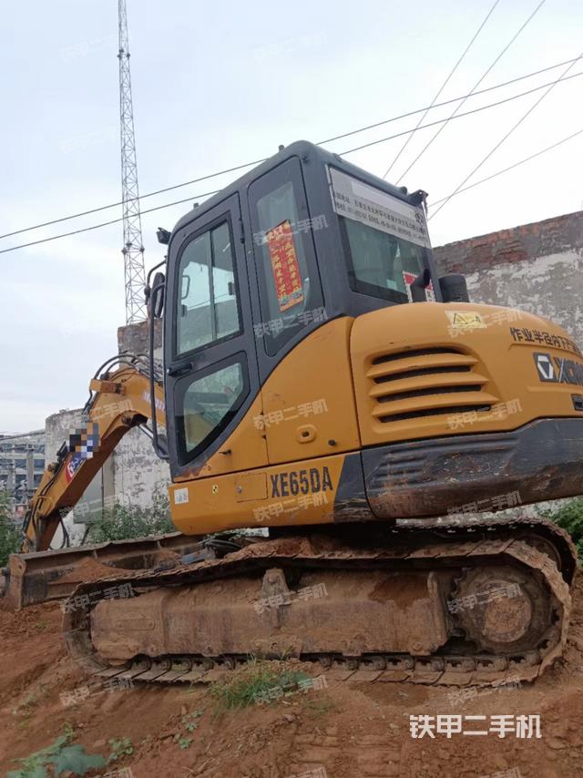 单侧履带整体（整机外观）