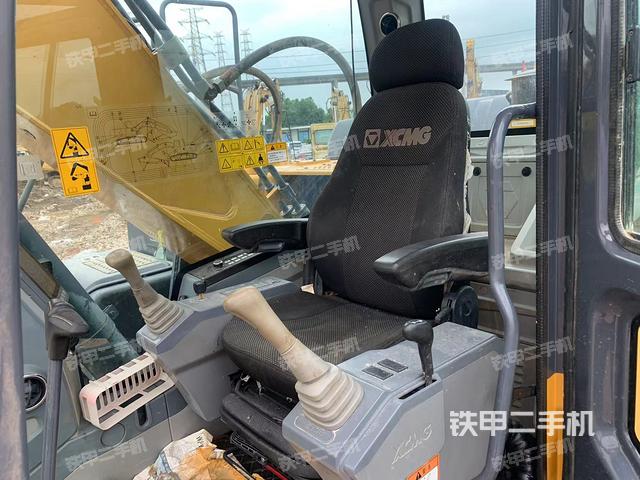 驾驶室整体（整机外观）