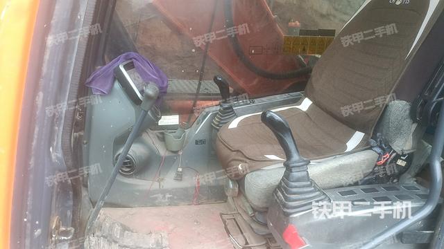 驾驶室整体（整机外观）