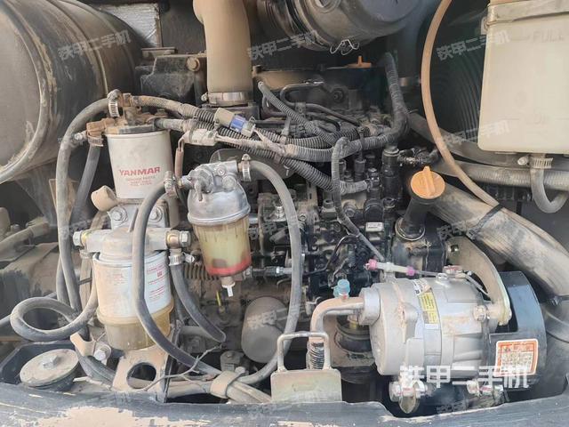 回转马达和主控阀（整机外观）