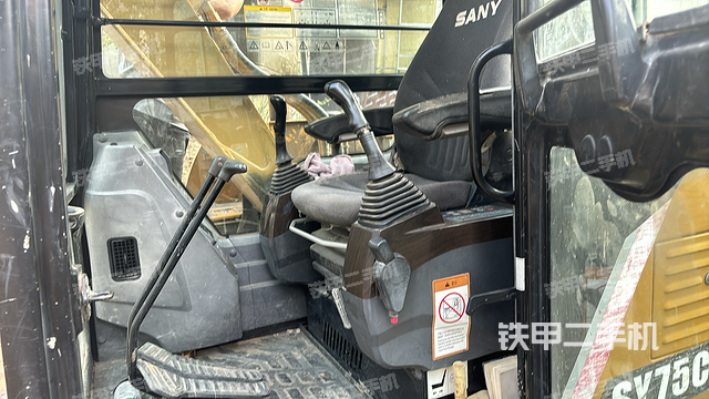 驾驶室整体（整机外观）