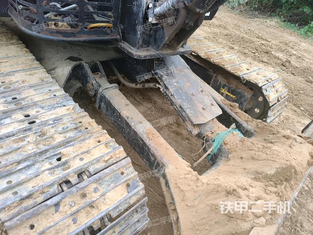 轉(zhuǎn)盤和下車架正前（工作和回轉(zhuǎn)裝置）