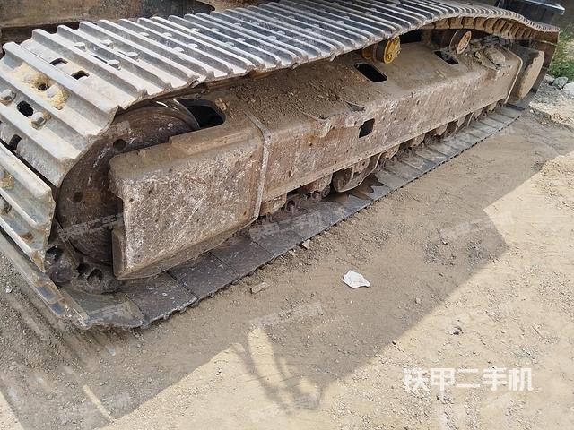 单侧履带整体（整机外观）