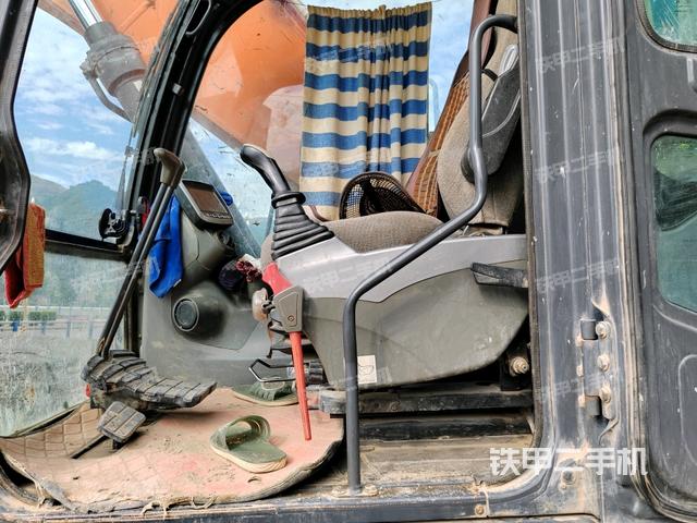 顶棚整体（驾驶室部分）