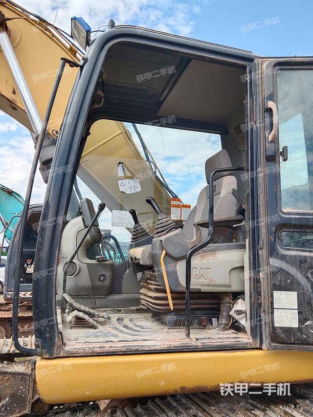 驾驶室整体（整机外观）