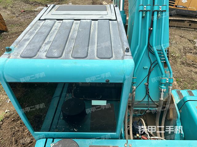 驾驶室顶部（整机外观）