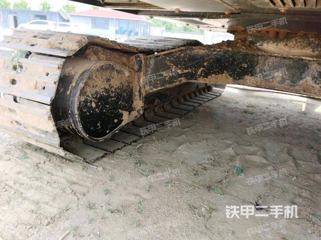 右側(cè)履帶整體?（行走機(jī)構(gòu)）