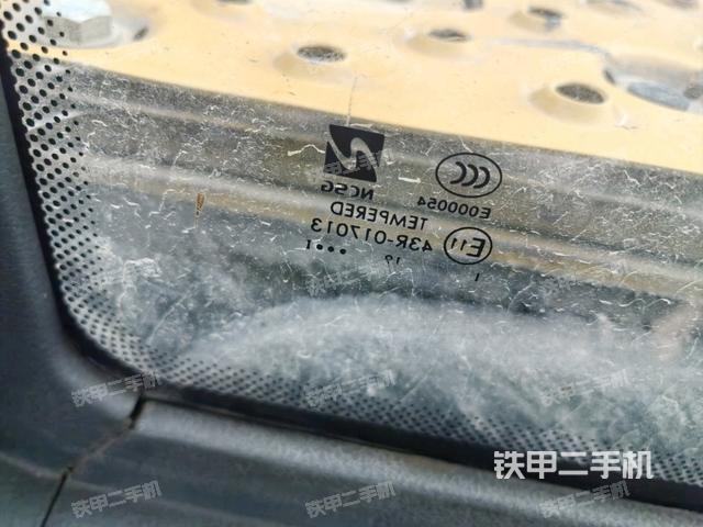 后窗玻璃角標(biāo)(駕駛室部分) 后窗玻璃角標(biāo)(駕駛室部分)