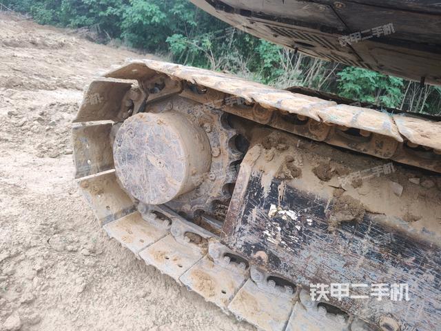 左驅(qū)動輪（行走機(jī)構(gòu)）