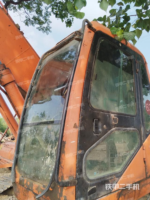 驾驶室整体（整机外观）