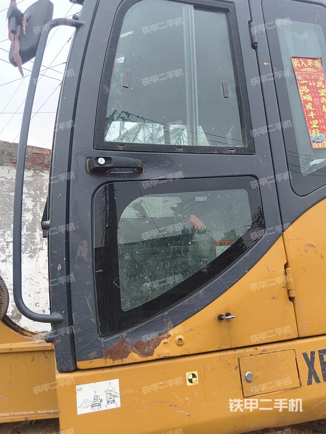 驾驶室整体（整机外观）