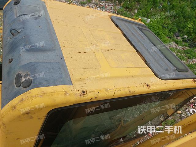 驾驶室顶部（整机外观）