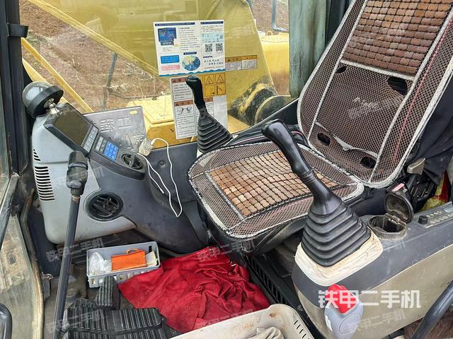 驾驶室整体（整机外观）