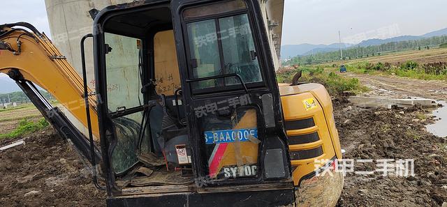 驾驶室整体（整机外观）