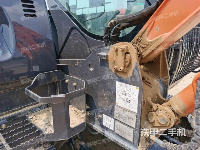 大臂背部俯視（工作和回轉(zhuǎn)裝置）