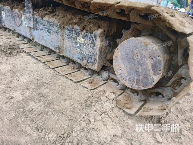 右驅(qū)動輪（行走機(jī)構(gòu)）